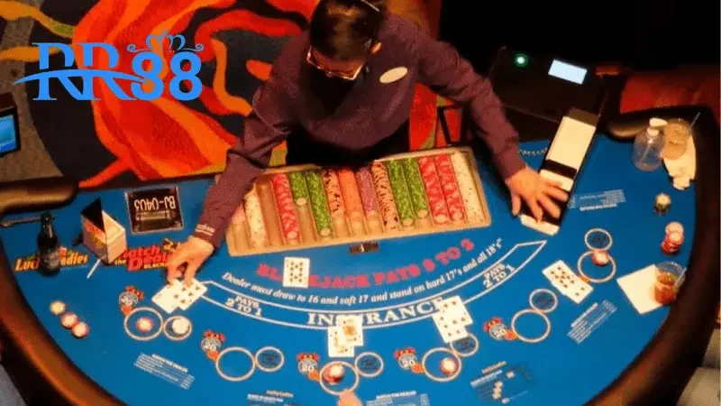 Mẹo Baccarat  hay chơi được các chuyên gia gạo cội chia sẻ